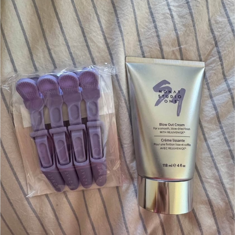 MONAT haircare bundle: blowout cream and clips